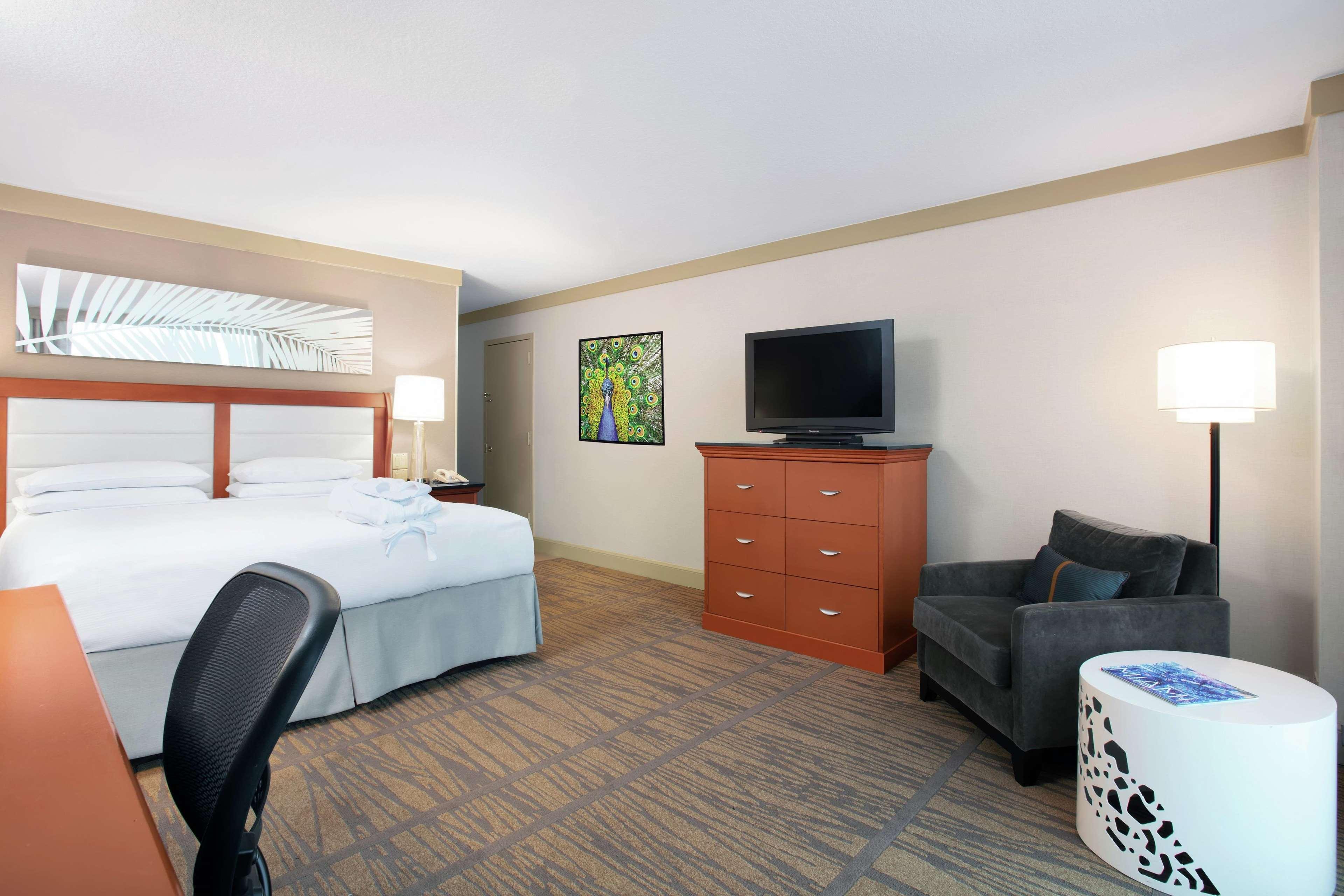 ดับเบิลทรี บาย ฮิลตัน ไมอามี แอร์พอร์ต คอนเวนท์ชัน Hotel Miami Springs ภายนอก รูปภาพ