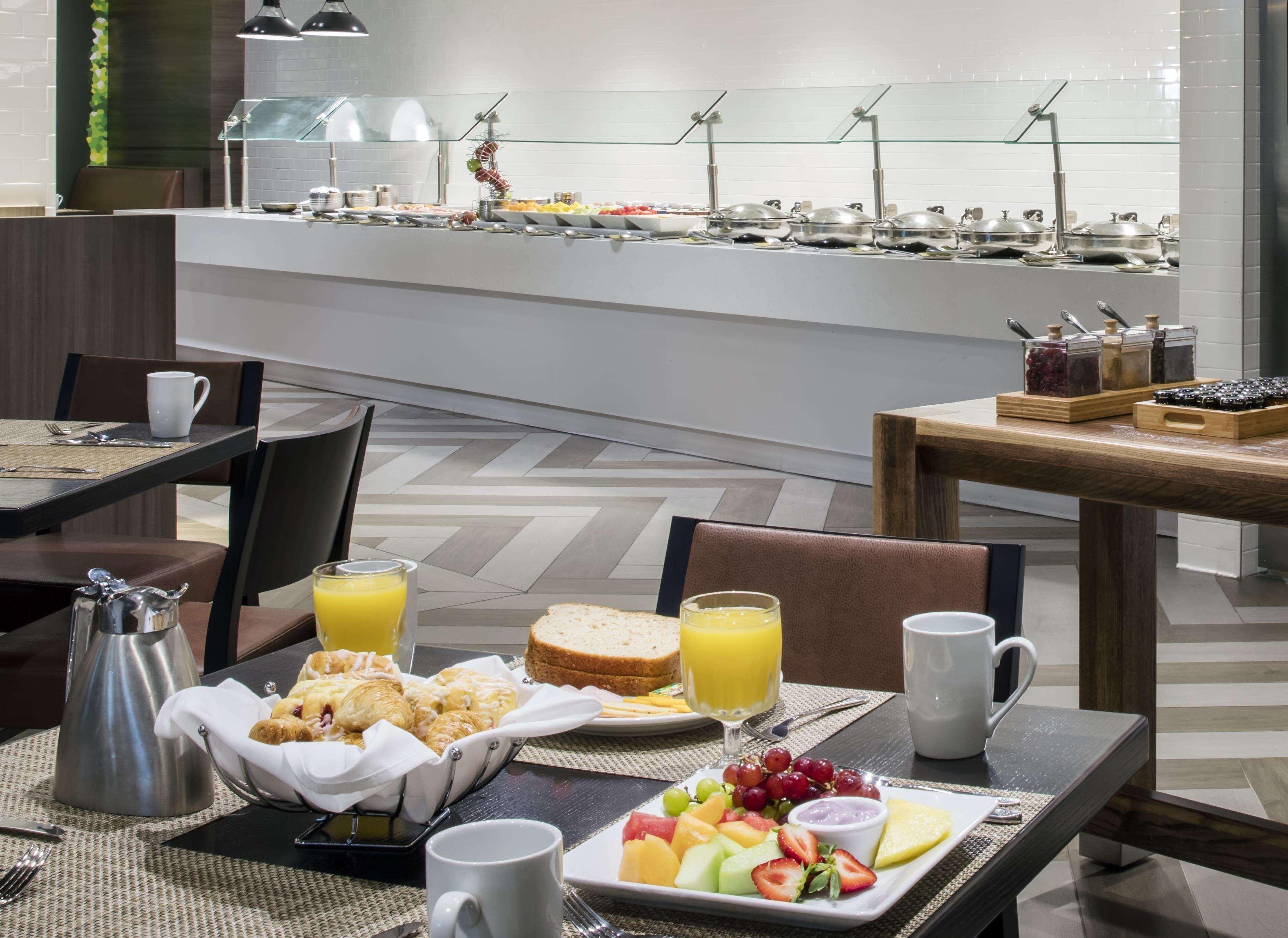 ดับเบิลทรี บาย ฮิลตัน ไมอามี แอร์พอร์ต คอนเวนท์ชัน Hotel Miami Springs ภายนอก รูปภาพ