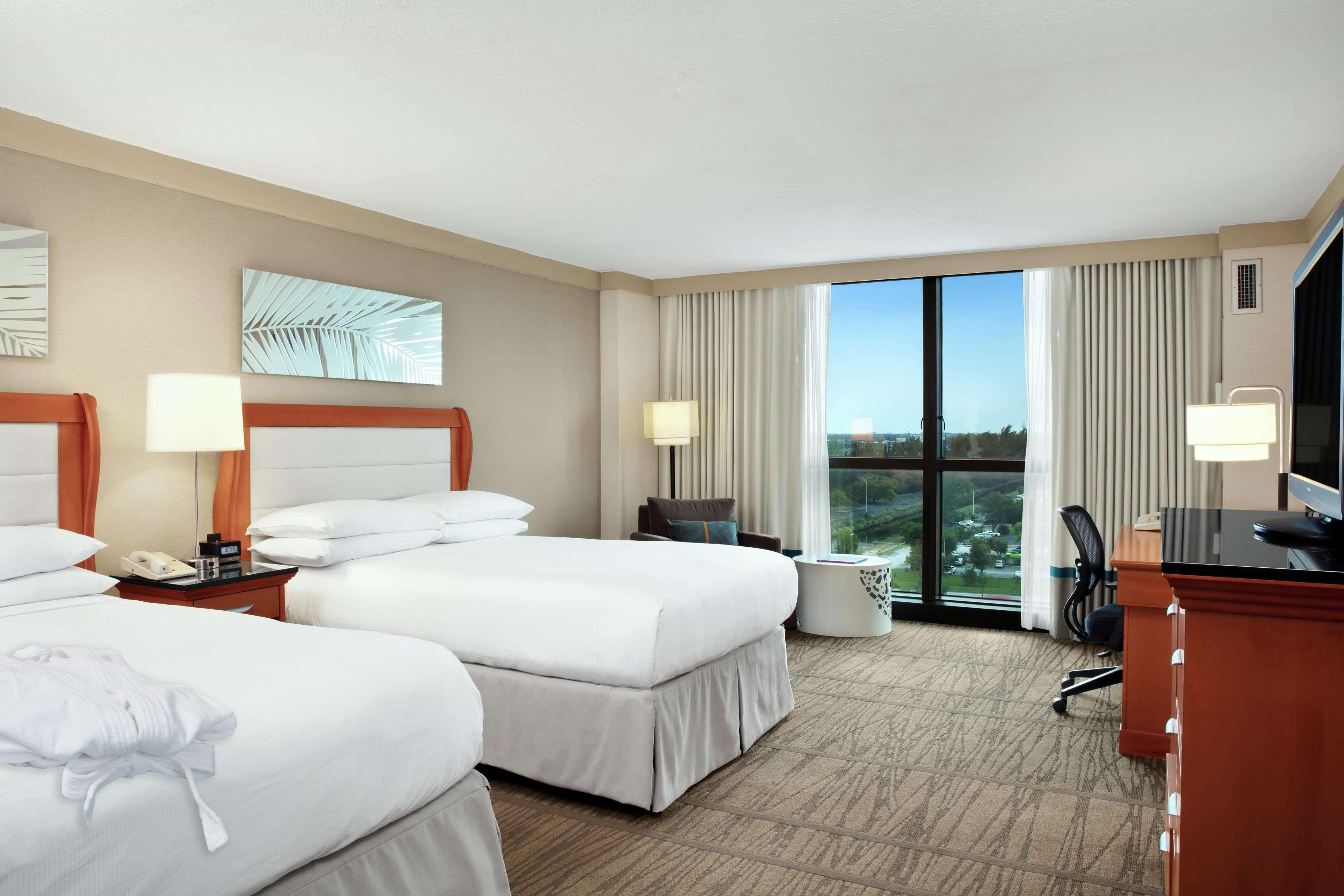 ดับเบิลทรี บาย ฮิลตัน ไมอามี แอร์พอร์ต คอนเวนท์ชัน Hotel Miami Springs ภายนอก รูปภาพ