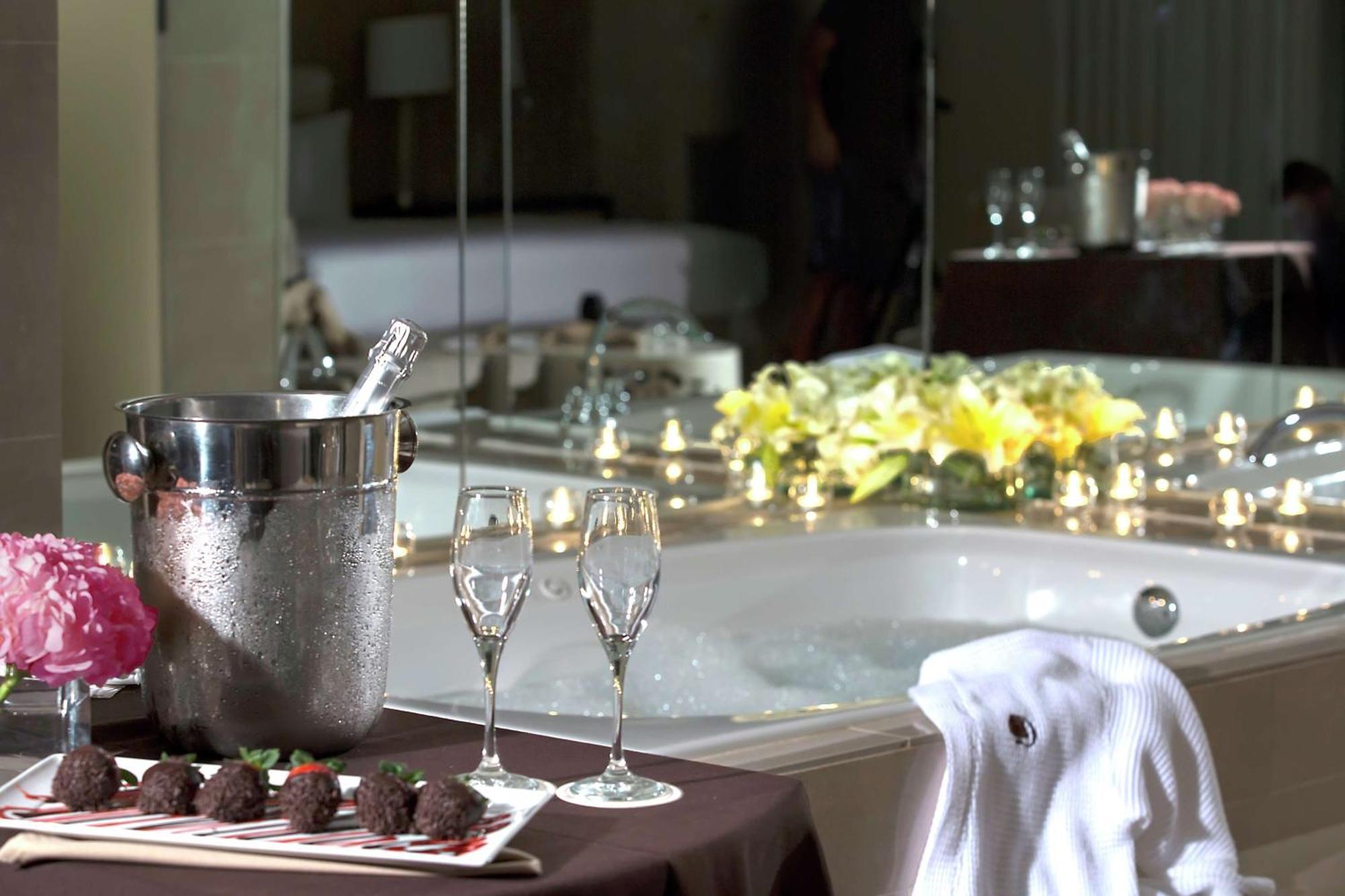 ดับเบิลทรี บาย ฮิลตัน ไมอามี แอร์พอร์ต คอนเวนท์ชัน Hotel Miami Springs ภายนอก รูปภาพ