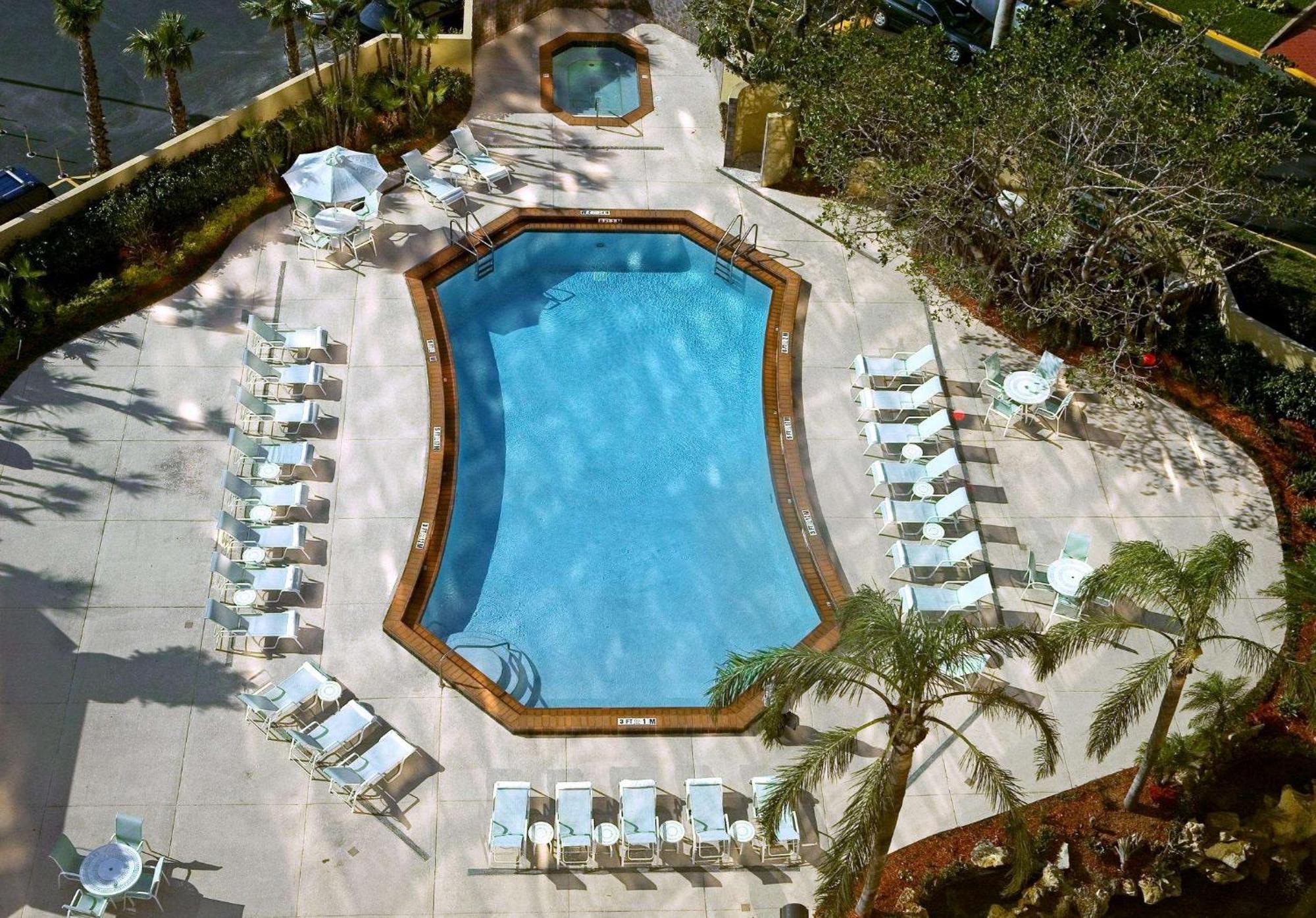ดับเบิลทรี บาย ฮิลตัน ไมอามี แอร์พอร์ต คอนเวนท์ชัน Hotel Miami Springs ภายนอก รูปภาพ